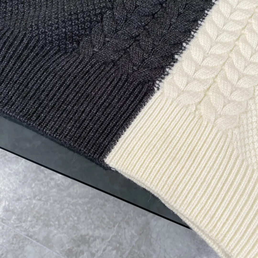 【ThomBrowne   公式旗艦店】トムブラウン セーター   ご好評に付き再入荷！241230