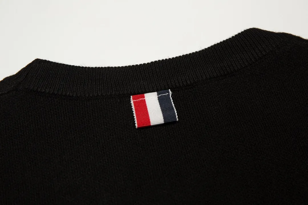 【ThomBrowne  公式旗艦店】トムブラウン  セーター  ご好評に付き再入荷！241230