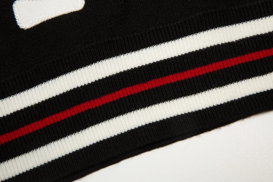 【ThomBrowne  公式旗艦店】トムブラウン  セーター  ご好評に付き再入荷！241230
