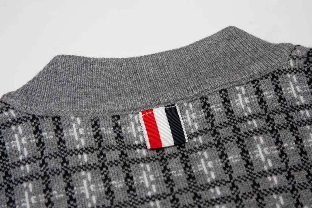 【ThomBrowne  公式旗艦店】トムブラウン  セーター  ご好評に付き再入荷！241230