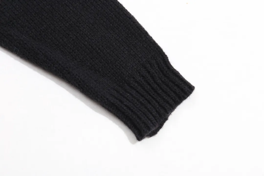 【OFF-WHITE   公式旗艦店】OFF-WHITE   セーター好評に付き再入荷！250109