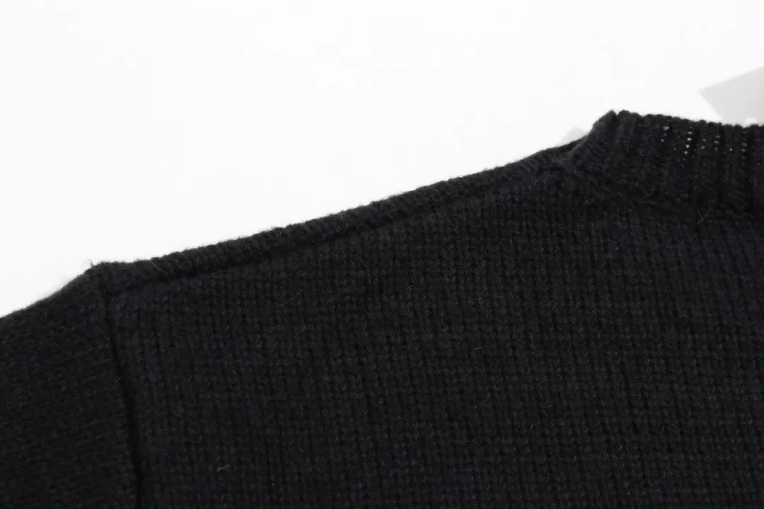 【OFF-WHITE   公式旗艦店】OFF-WHITE   セーター好評に付き再入荷！250109