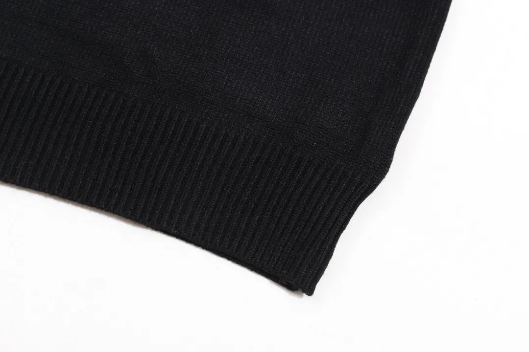【OFF-WHITE   公式旗艦店】OFF-WHITE   セーター好評に付き再入荷！250109