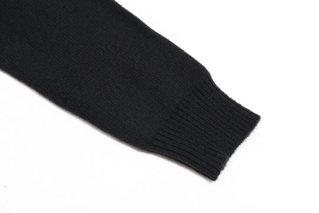 【OFF-WHITE   公式旗艦店】OFF-WHITE   セーター好評に付き再入荷！250109