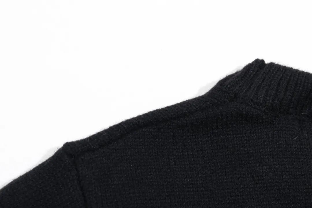 【OFF-WHITE   公式旗艦店】OFF-WHITE   セーター好評に付き再入荷！250109