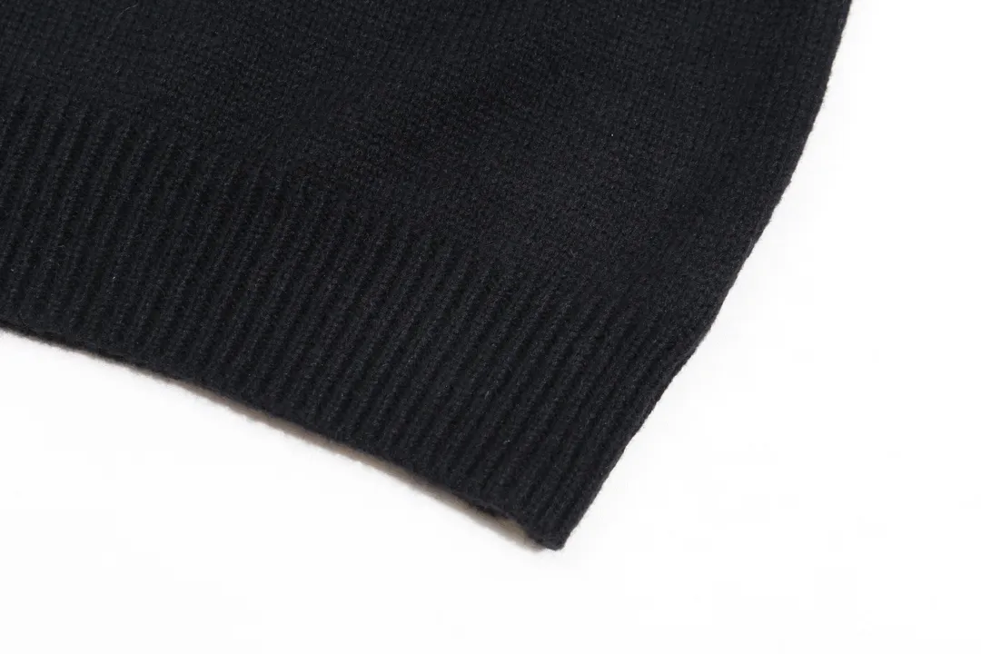 【OFF-WHITE   公式旗艦店】OFF-WHITE   セーター好評に付き再入荷！250109