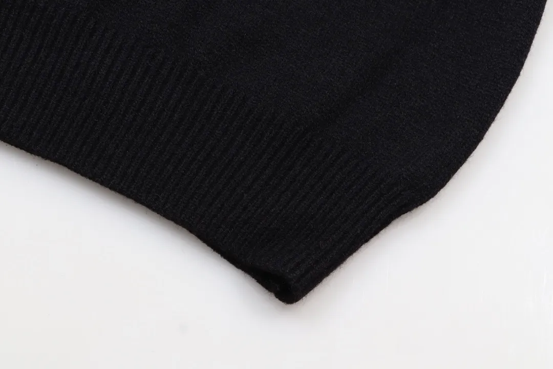 【OFF-WHITE   公式旗艦店】OFF-WHITE   セーター好評に付き再入荷！250109