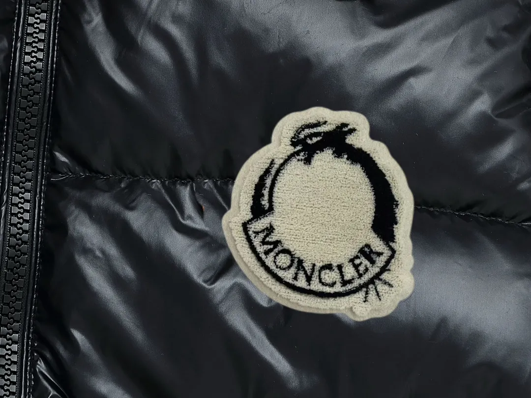 【MONCLER 公式旗艦店】モンクレール  ダウンジャケット好評に付き再入荷！ 241224