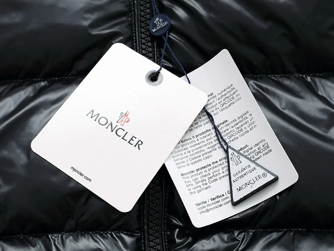 【MONCLER 公式旗艦店】モンクレール  ダウンジャケット好評に付き再入荷！ 241224