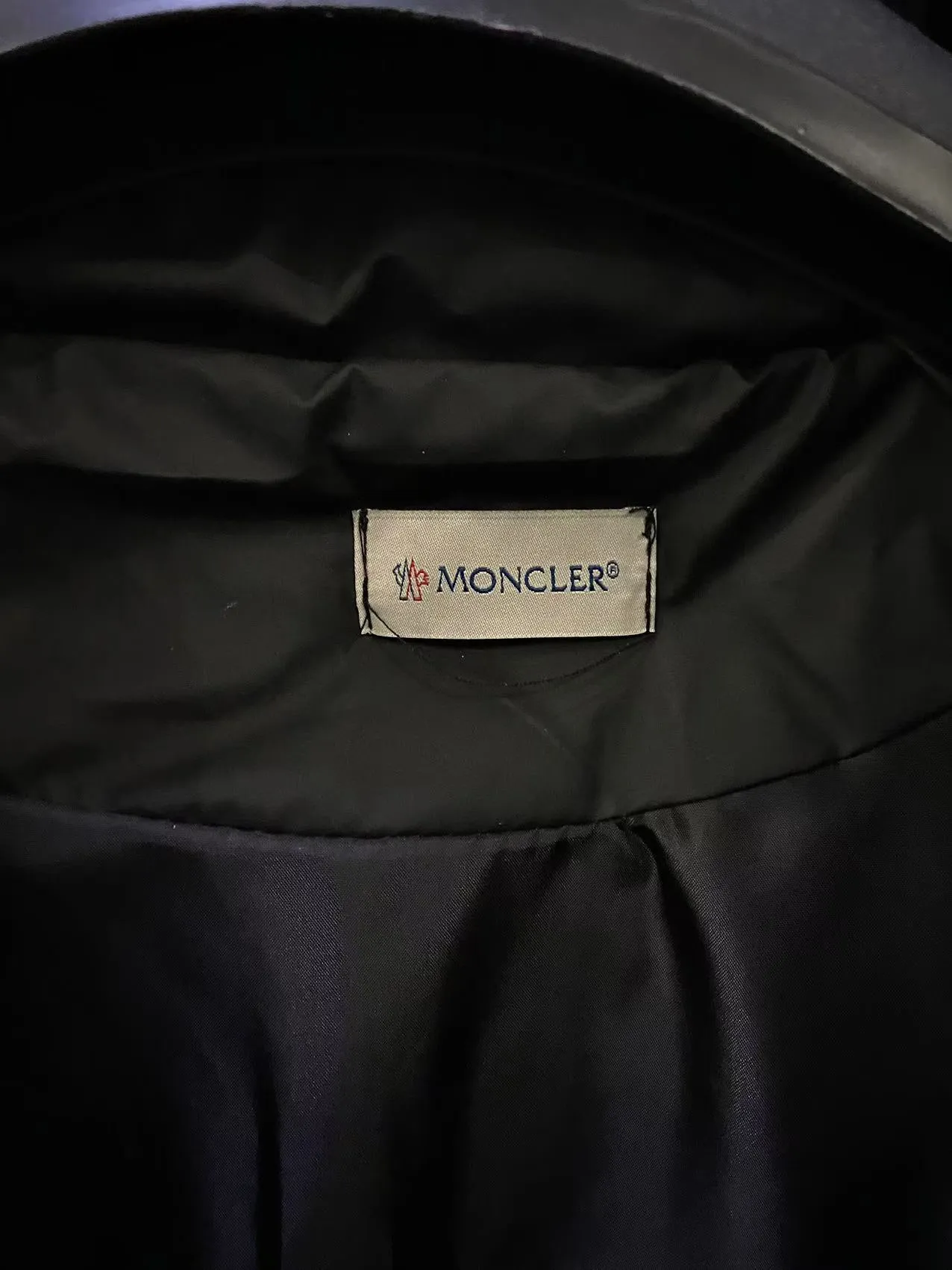 【MONCLER 公式旗艦店】モンクレール  ダウンジャケット好評に付き再入荷！ 241224