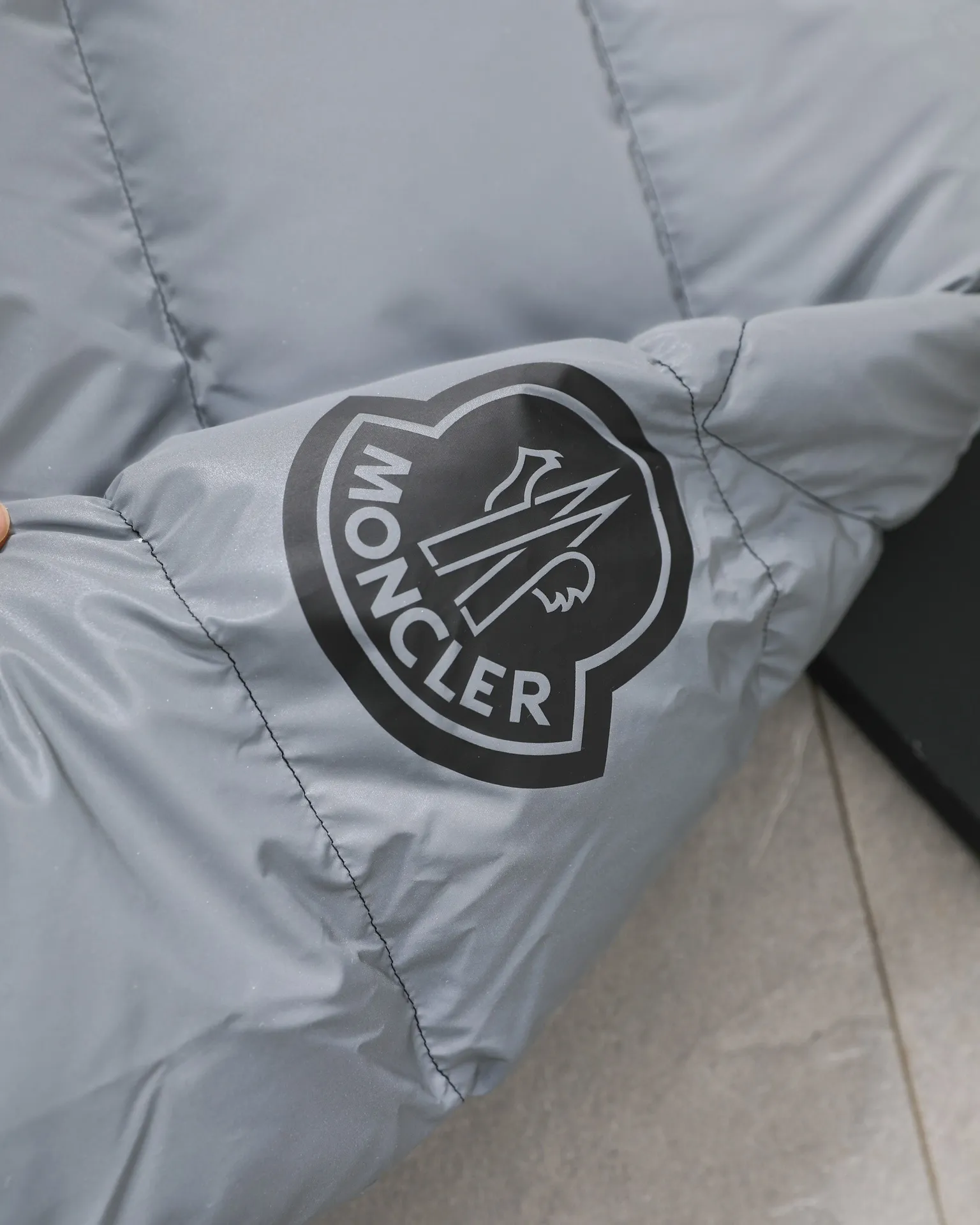 【MONCLER 公式旗艦店】モンクレール  ダウンジャケット好評に付き再入荷！ 241224