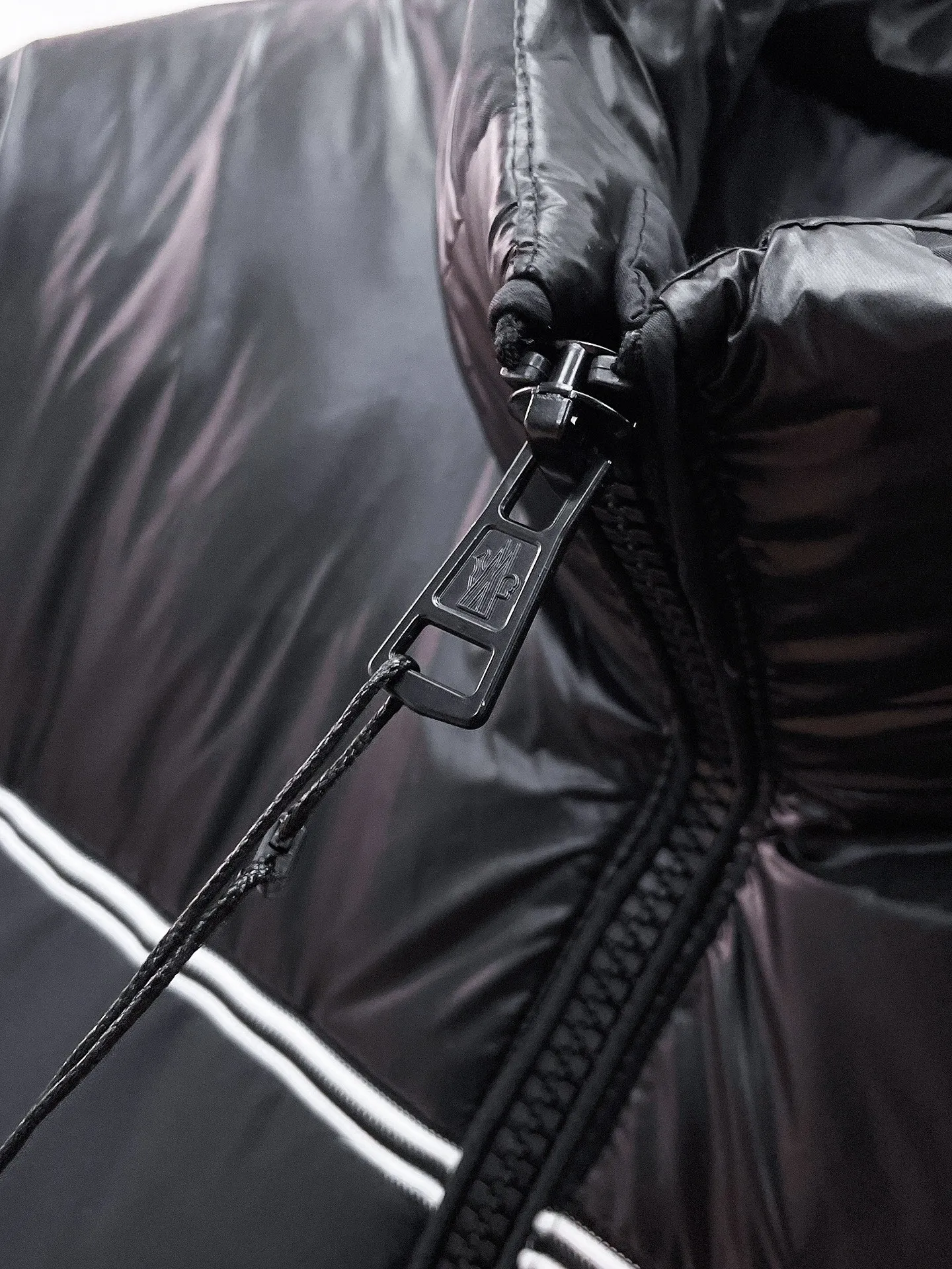 【MONCLER 公式旗艦店】モンクレール  ダウンジャケット好評に付き再入荷！ 241224