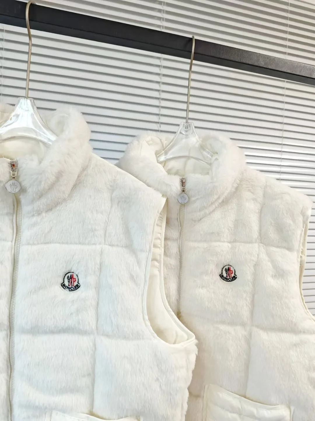 【MONCLER 公式旗艦店】モンクレール   ダウンベスト 好評に付き再入荷！ 241224