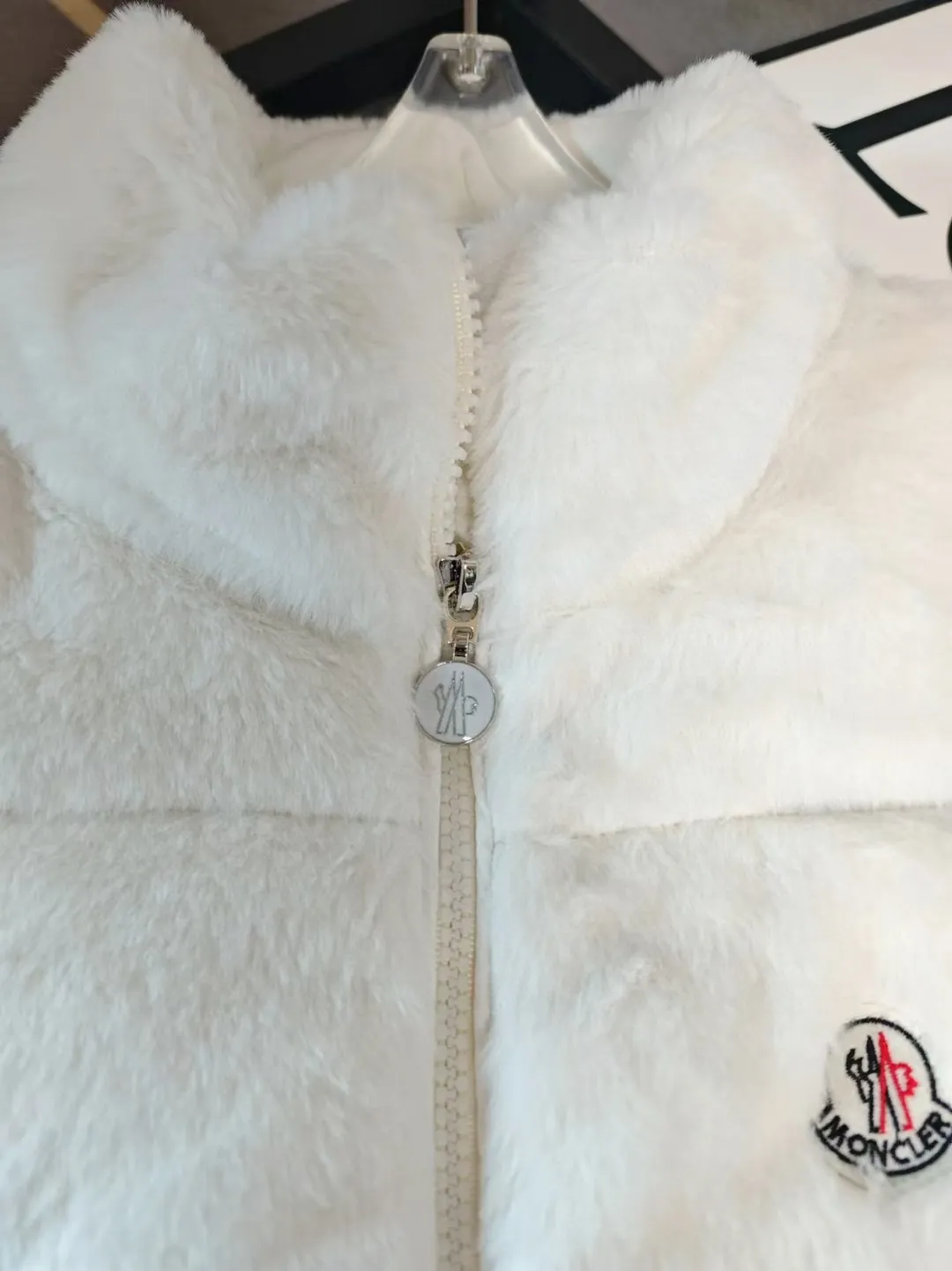 【MONCLER 公式旗艦店】モンクレール   ダウンベスト 好評に付き再入荷！ 241224