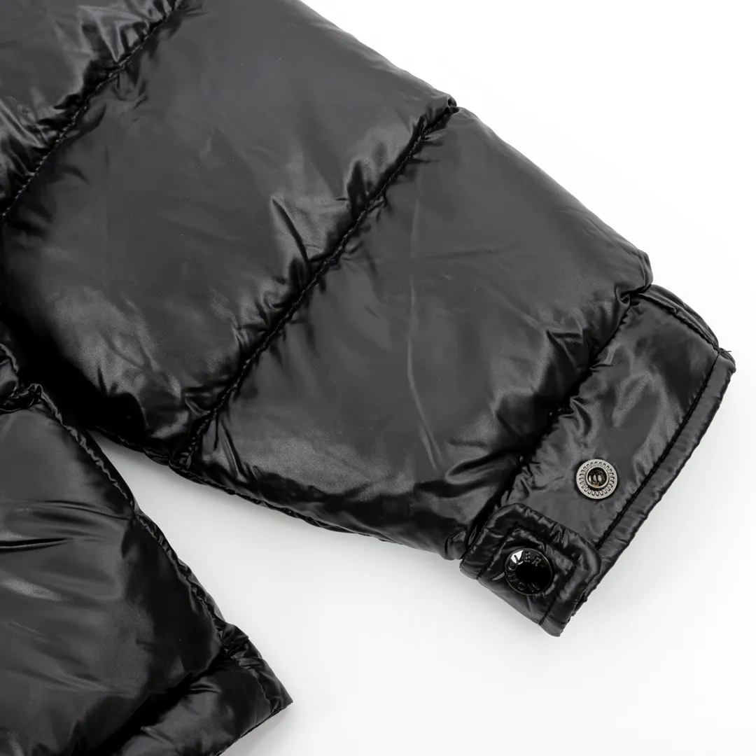【MONCLER 公式旗艦店】モンクレール  ダウンジャケット好評に付き再入荷！ 241213
