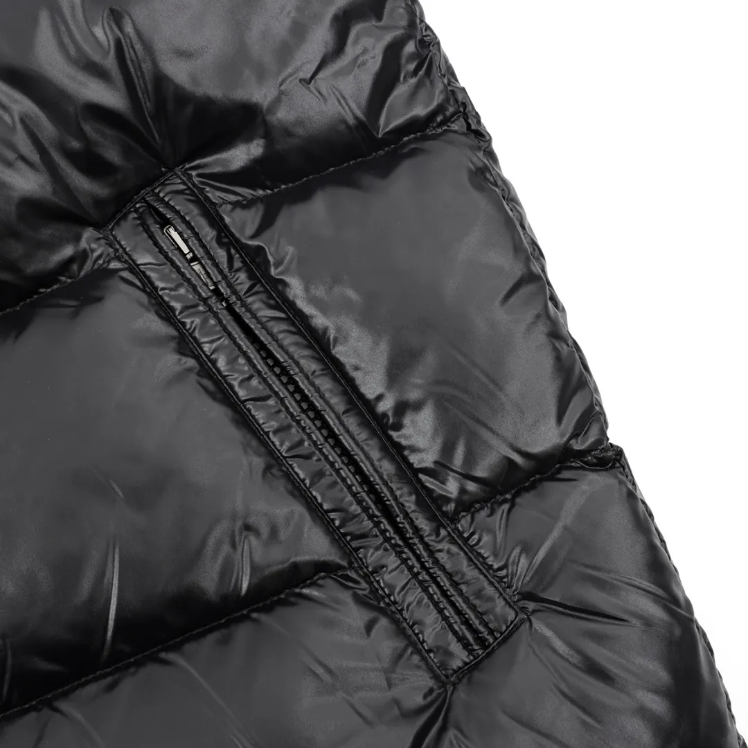 【MONCLER 公式旗艦店】モンクレール  ダウンジャケット好評に付き再入荷！ 241213