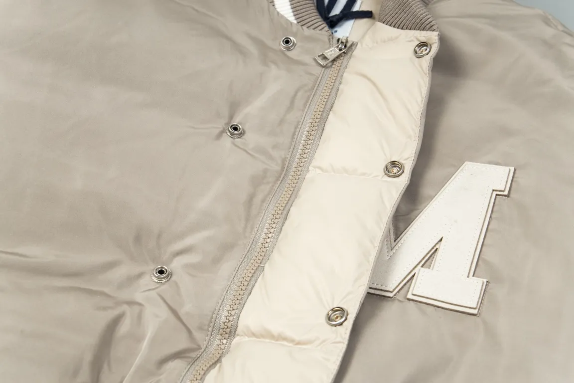 【MONCLER 公式旗艦店】モンクレール  ダウンジャケット好評に付き再入荷！ 241206