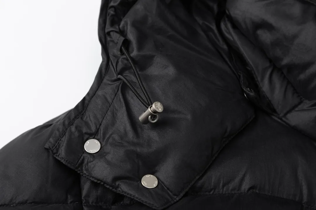 【MONCLER 公式旗艦店】モンクレール  ダウンジャケット好評に付き再入荷！ 241206