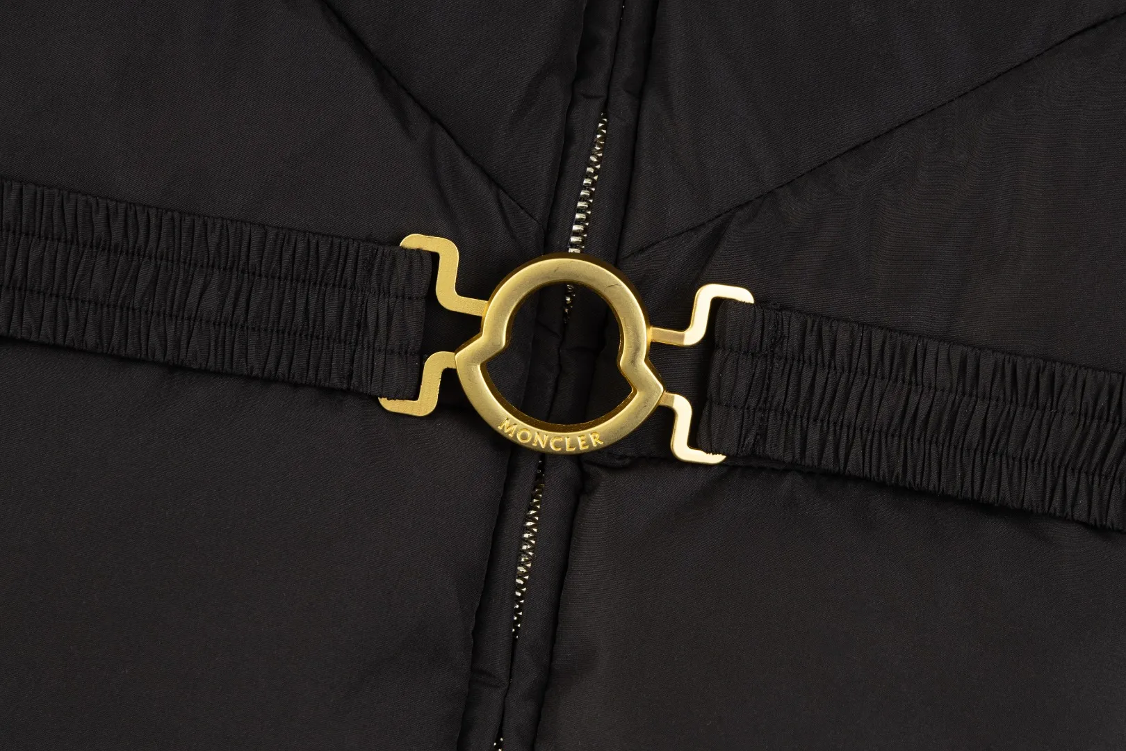 【MONCLER 公式旗艦店】モンクレール  ダウンジャケット好評に付き再入荷！ 241206