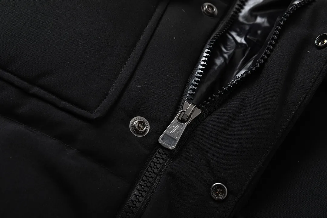 【MONCLER 公式旗艦店】モンクレール  ダウンジャケット好評に付き再入荷！ 241206