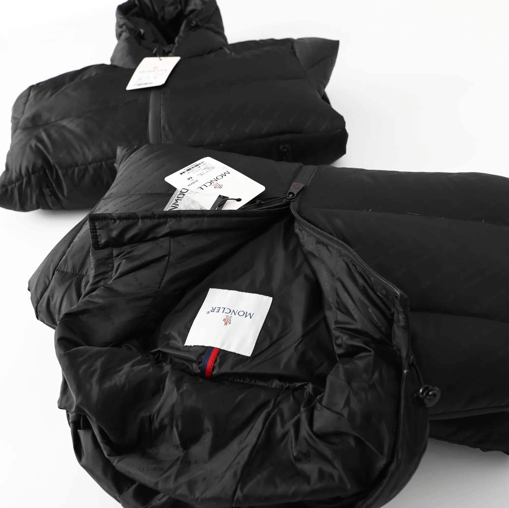 【MONCLER 公式旗艦店】モンクレール  ダウンジャケット好評に付き再入荷！ 241206