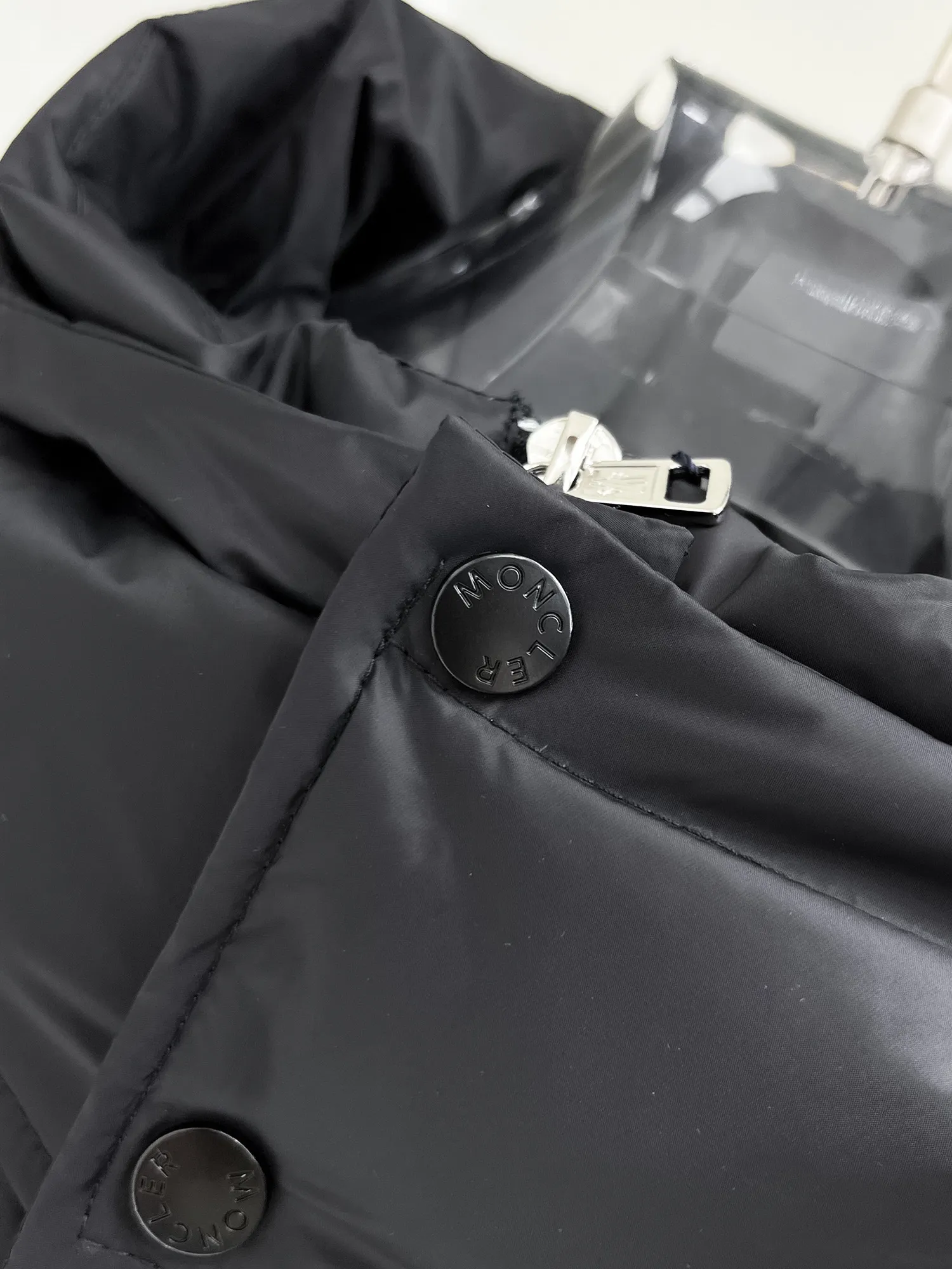 【MONCLER 公式旗艦店】モンクレール  ダウンジャケット好評に付き再入荷！ 241206