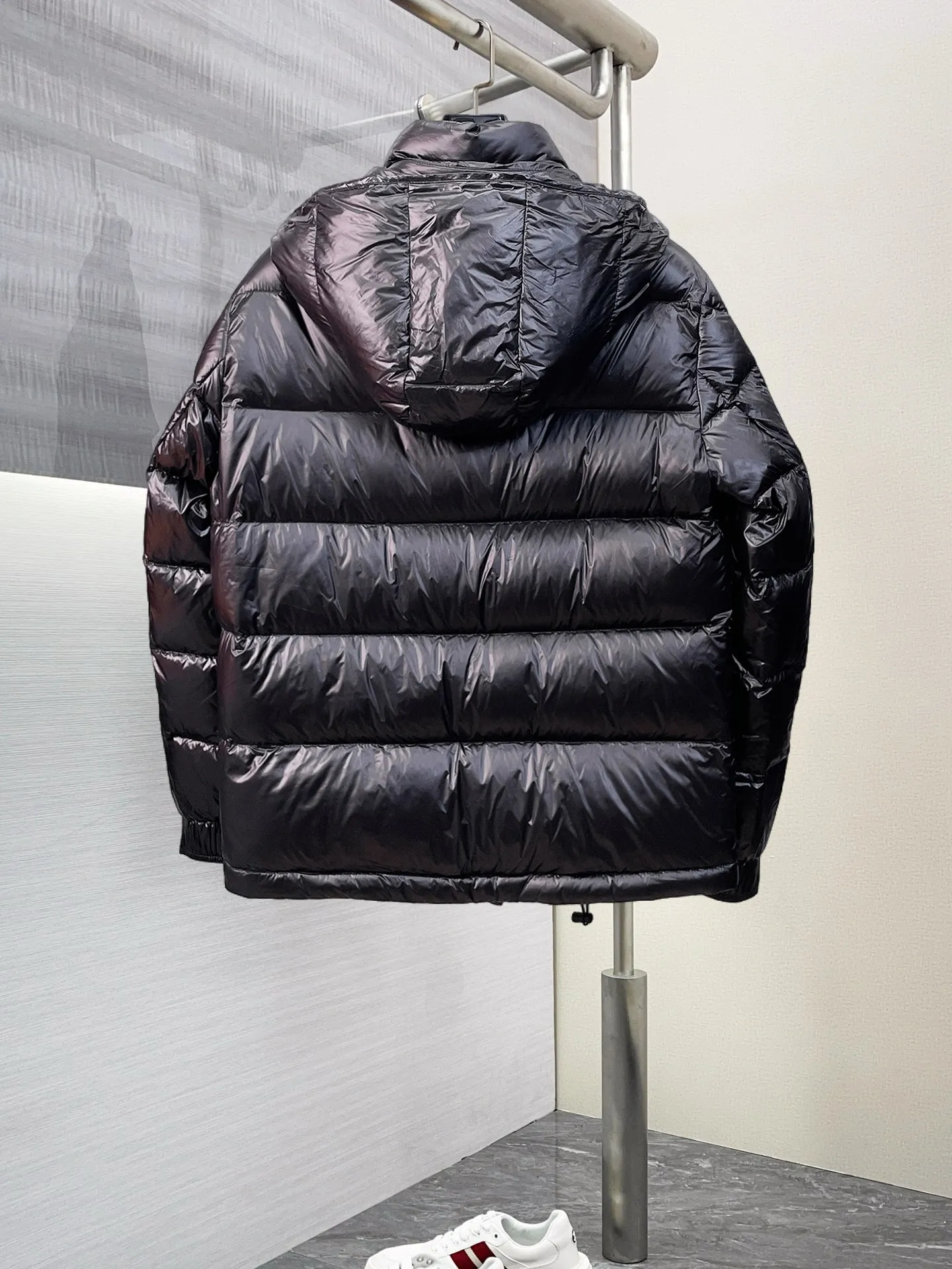 【MONCLER 公式旗艦店】モンクレール  ダウンジャケット好評に付き再入荷！ 241206
