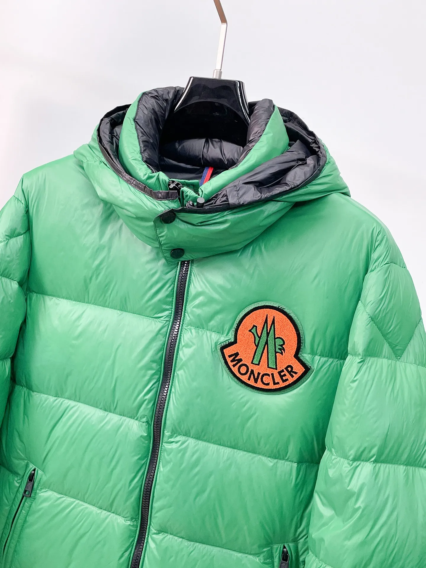 【MONCLER 公式旗艦店】モンクレール  ダウンジャケット好評に付き再入荷！ 241206
