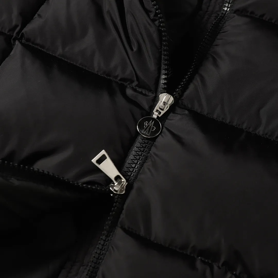 【MONCLER 公式旗艦店】モンクレール  ダウンジャケット好評に付き再入荷！ 241113