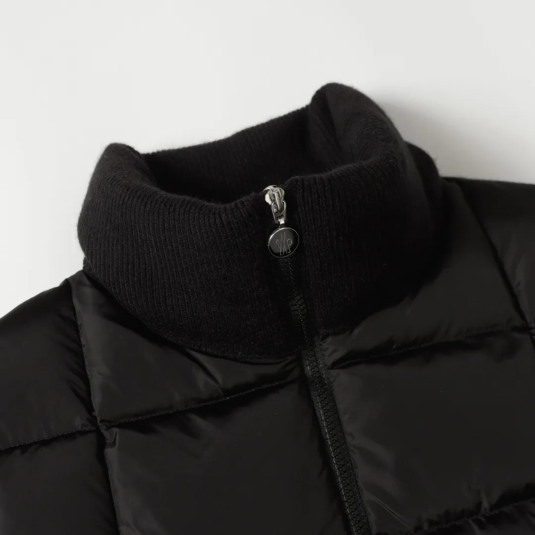 【MONCLER 公式旗艦店】モンクレール  ダウンジャケット好評に付き再入荷！ 241113