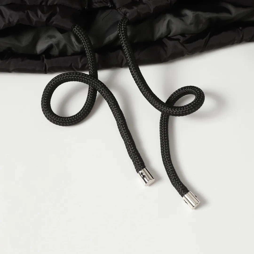 【MONCLER 公式旗艦店】モンクレール  ダウンジャケット好評に付き再入荷！ 241113