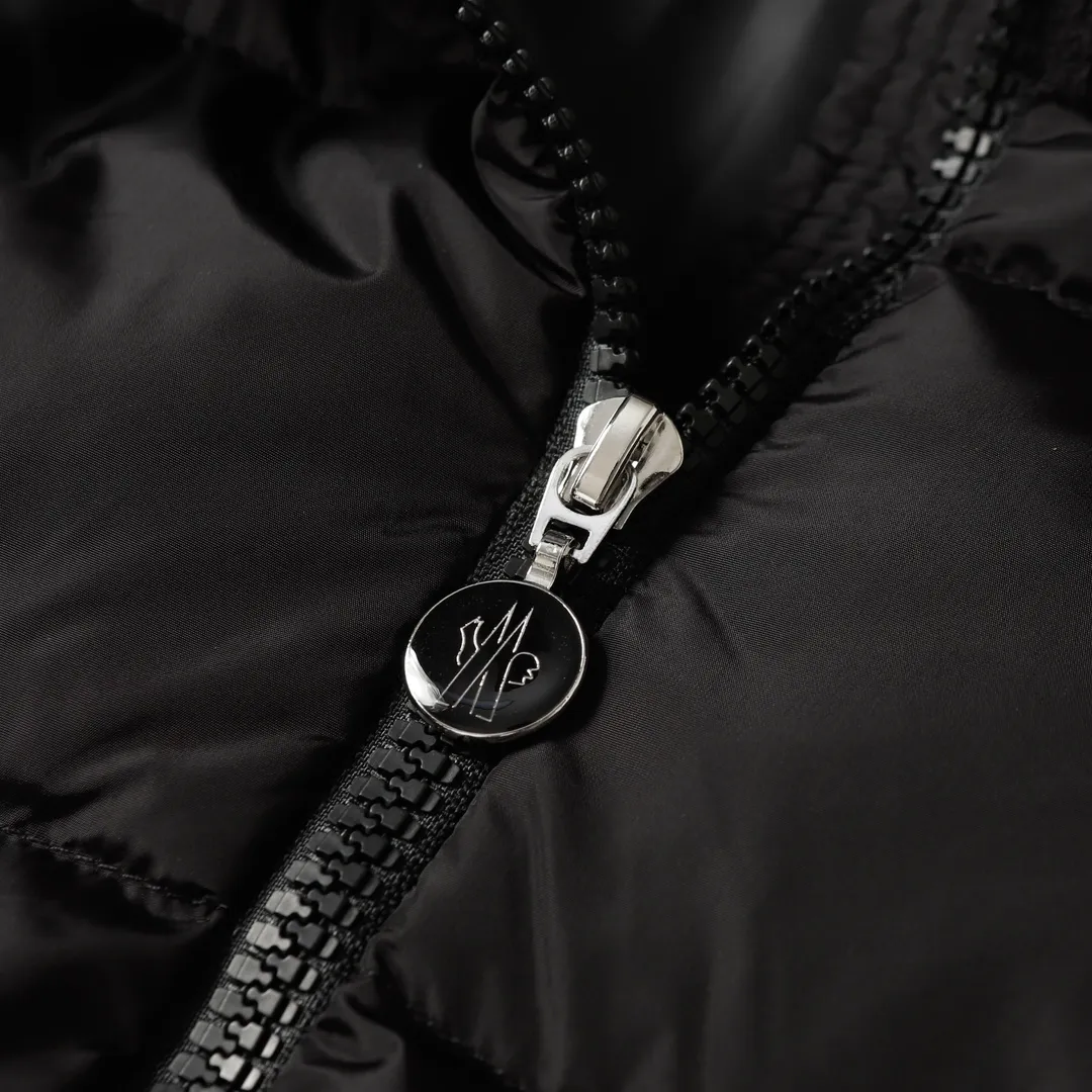 【MONCLER 公式旗艦店】モンクレール  ダウンジャケット好評に付き再入荷！ 241113