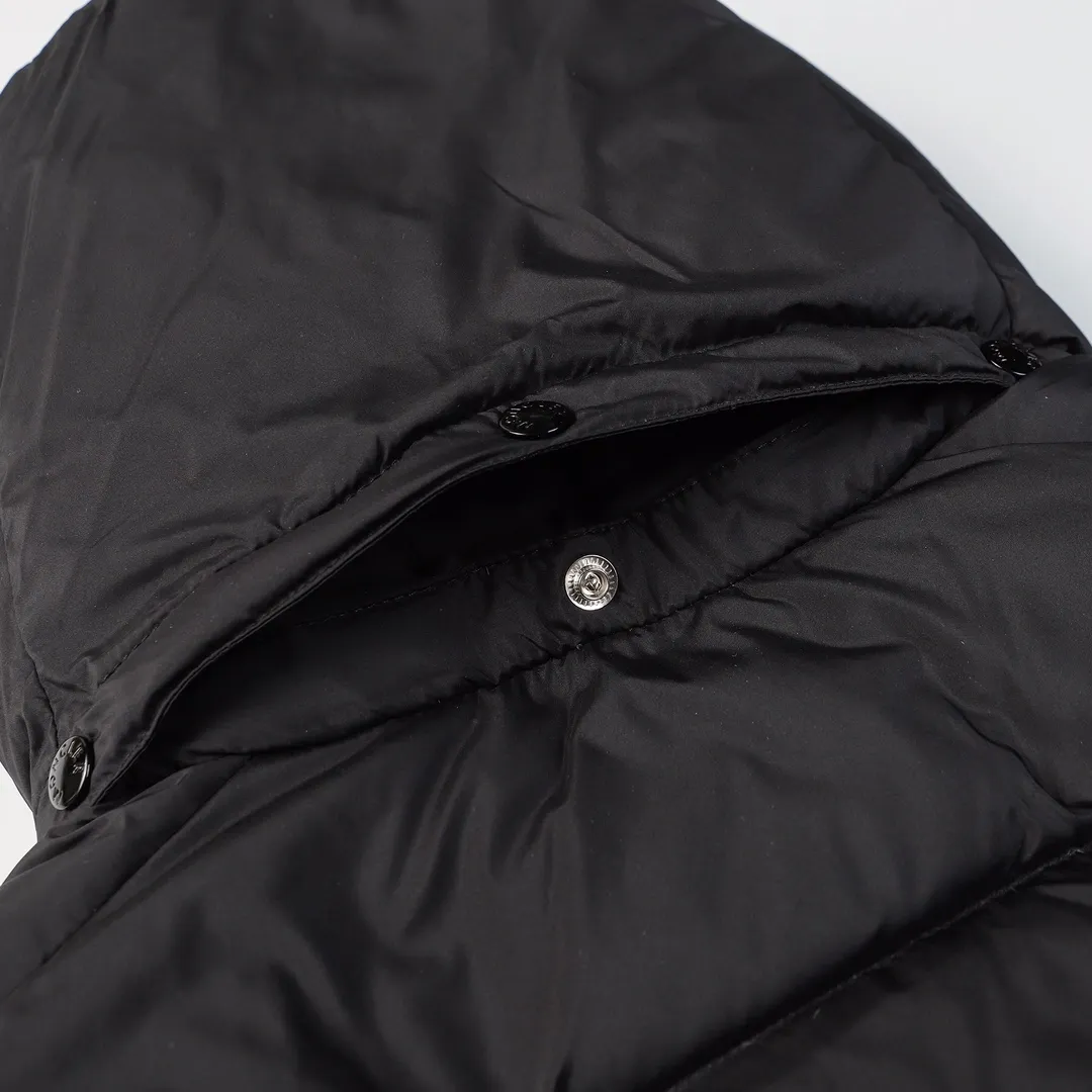 【MONCLER 公式旗艦店】モンクレール  ダウンジャケット好評に付き再入荷！ 241113