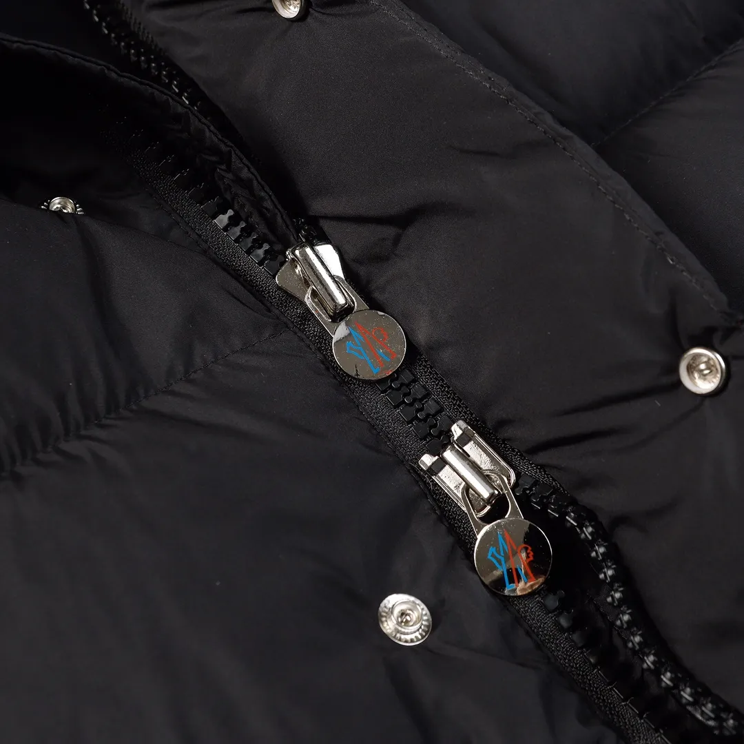 【MONCLER 公式旗艦店】モンクレール  ダウンジャケット好評に付き再入荷！ 241113