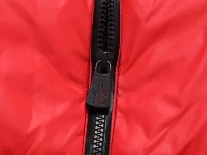 【MONCLER 公式旗艦店】モンクレール  ダウンベスト 好評に付き再入荷！ 241102