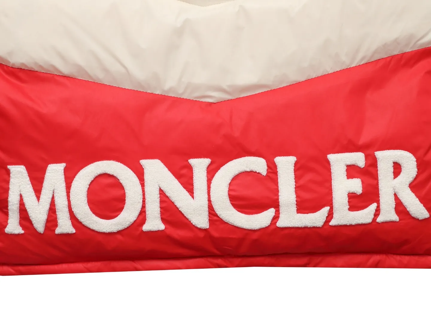 【MONCLER 公式旗艦店】モンクレール  ダウンベスト 好評に付き再入荷！ 241102