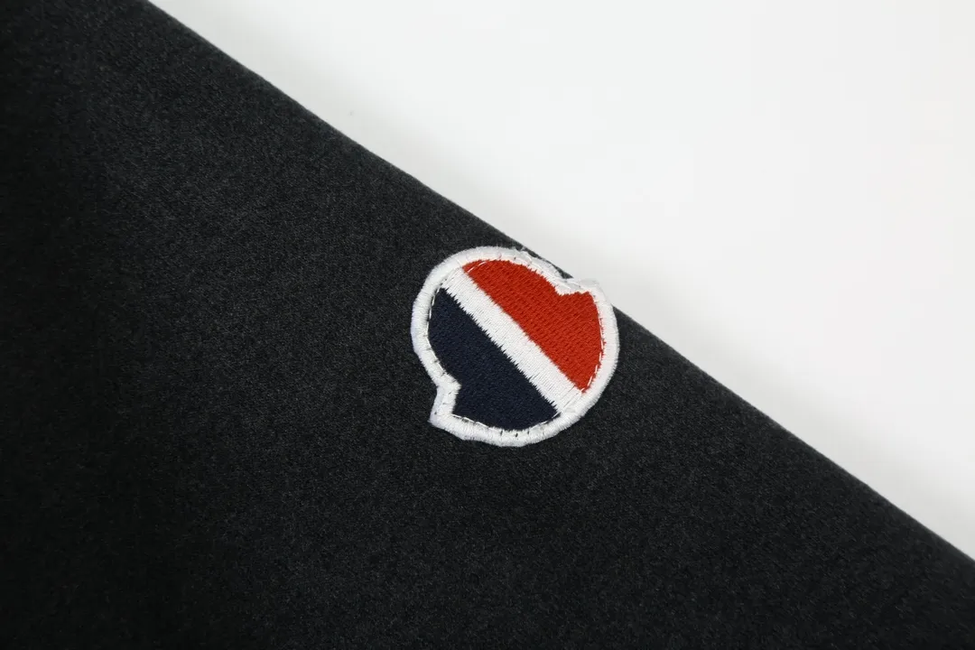 【MONCLER 公式旗艦店】モンクレール  ダウンジャケット好評に付き再入荷！ 241102