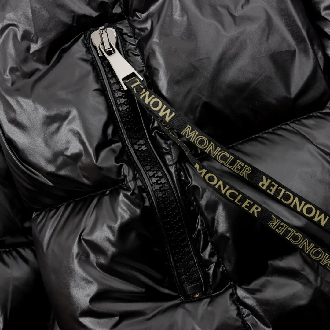 【MONCLER 公式旗艦店】モンクレール  ダウンジャケット好評に付き再入荷！ 241026
