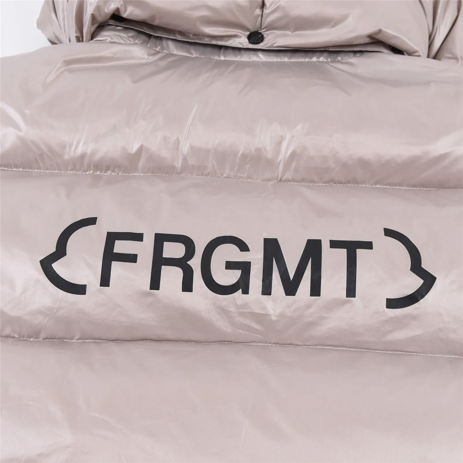 【MONCLER  公式旗艦店】モンクレール  ダウンベストご好評に付き再入荷！241024