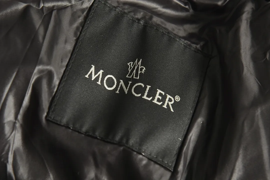 【MONCLER 公式旗艦店】モンクレール  ダウンジャケット好評に付き再入荷！ 271017
