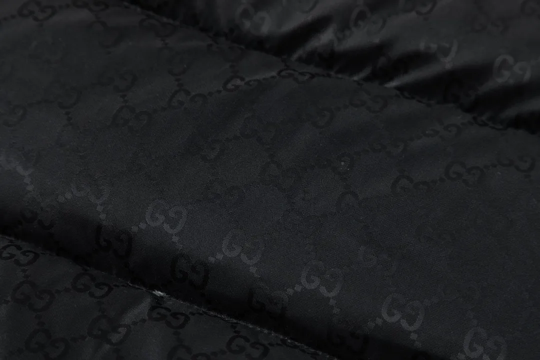【GUCCI  公式旗艦店】グッチ   ダウンジャケット ご好評に付き再入荷！241205