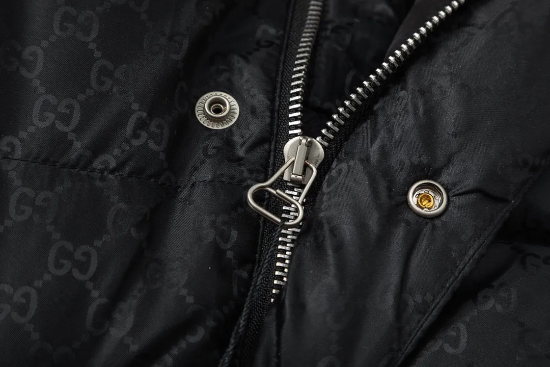 【GUCCI  公式旗艦店】グッチ   ダウンジャケット ご好評に付き再入荷！241205