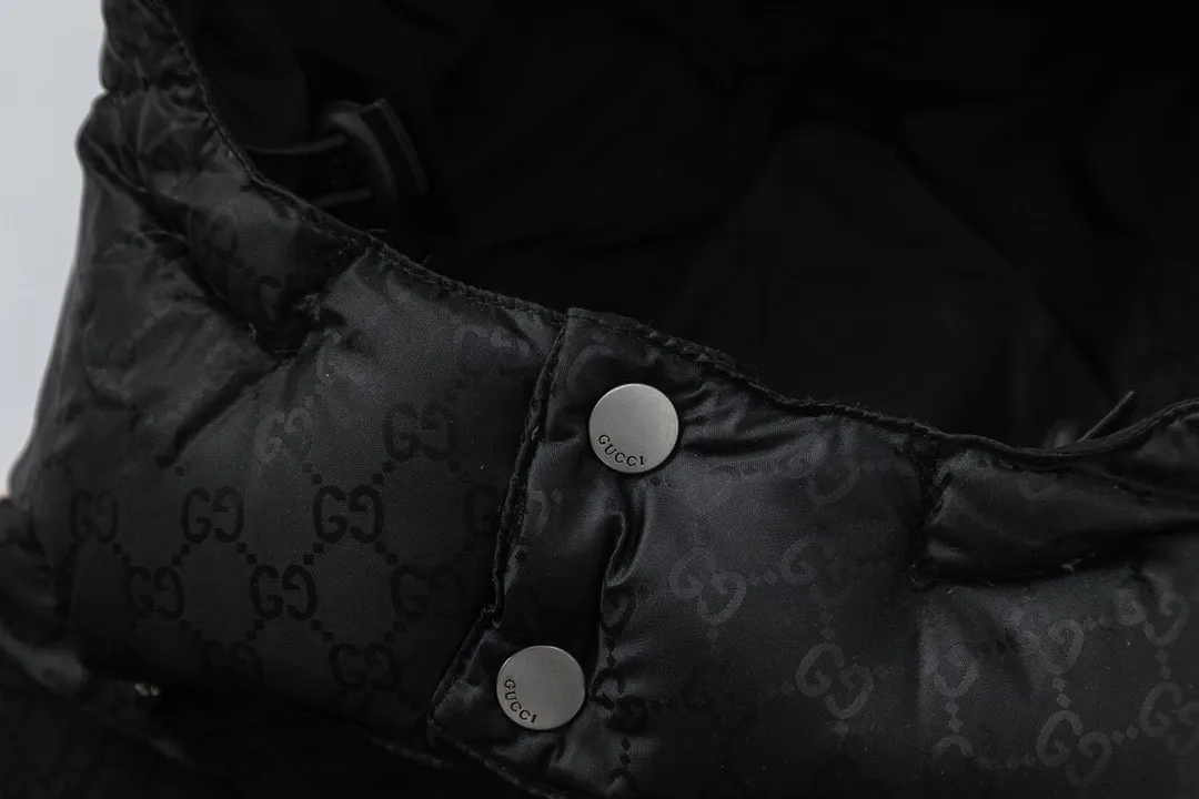 【GUCCI  公式旗艦店】グッチ   ダウンジャケット ご好評に付き再入荷！241205