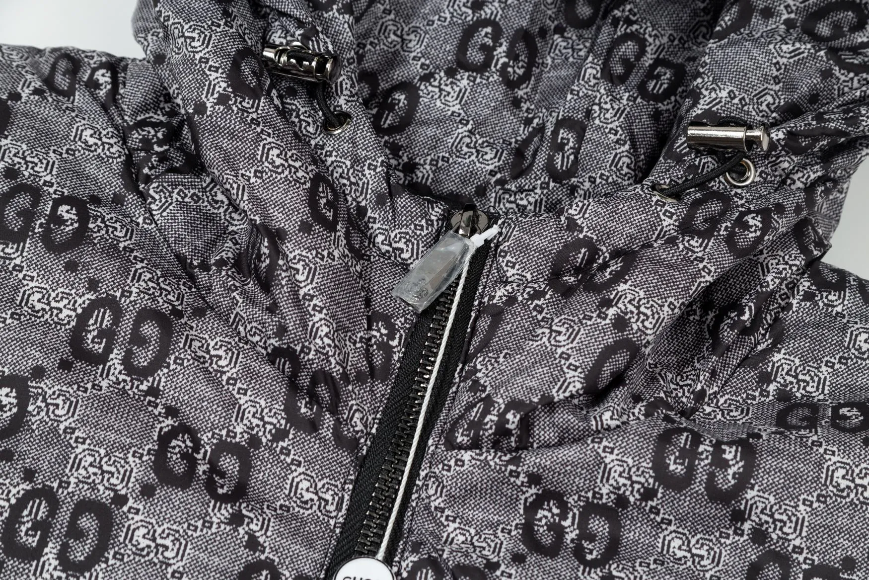 【GUCCI  公式旗艦店】グッチ   ダウンジャケット ご好評に付き再入荷！240927