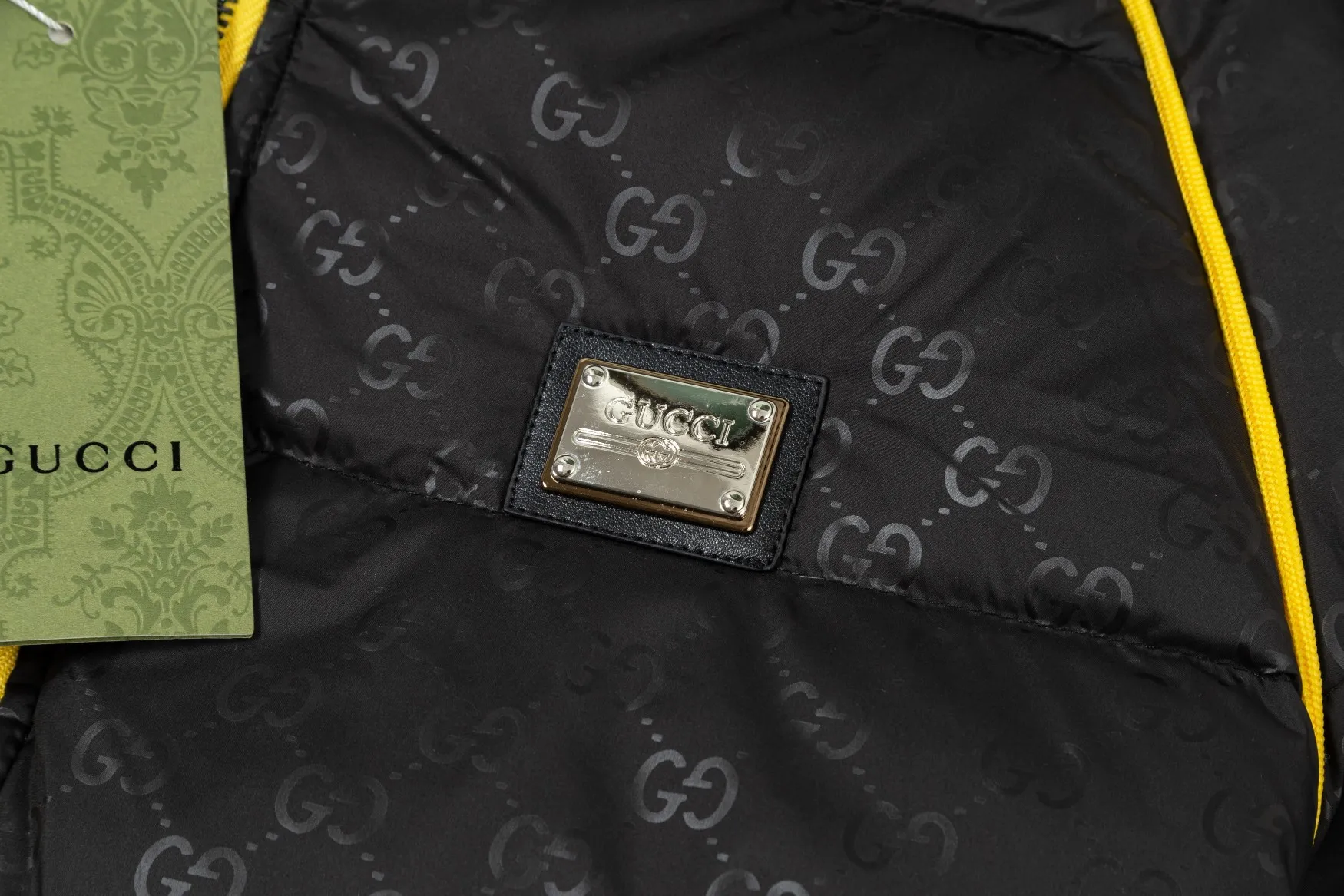 【GUCCI  公式旗艦店】グッチ   ダウンジャケット ご好評に付き再入荷！240927