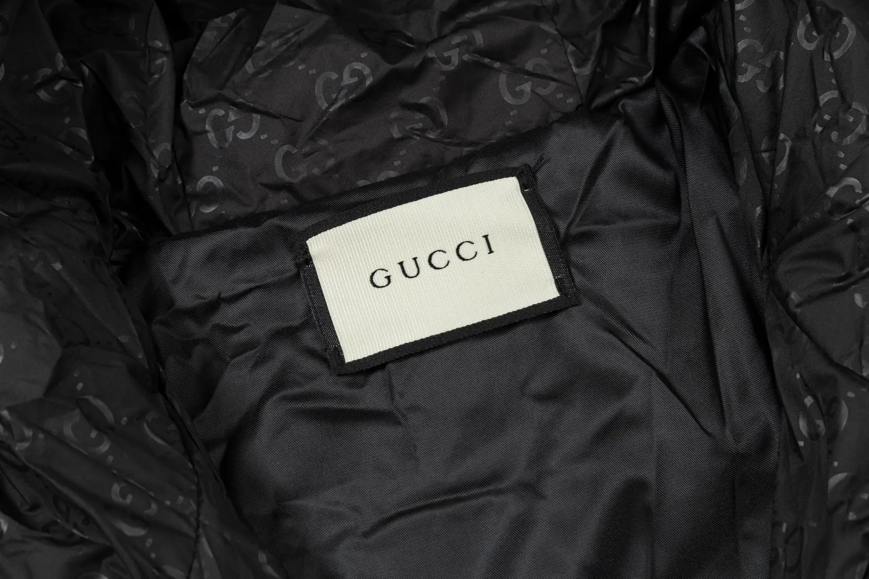 【GUCCI  公式旗艦店】グッチ   ダウンジャケット ご好評に付き再入荷！240927