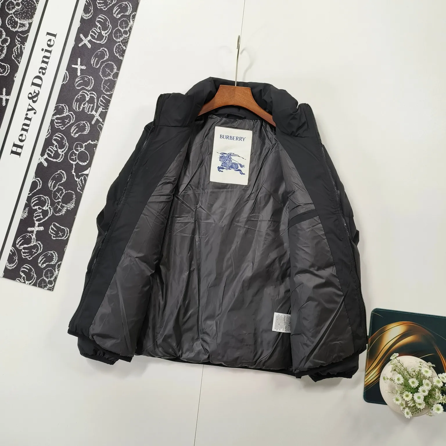 【BURBERRY  公式旗艦店】バーバリー  ダウンジャケット ご好評に付き再入荷！241226