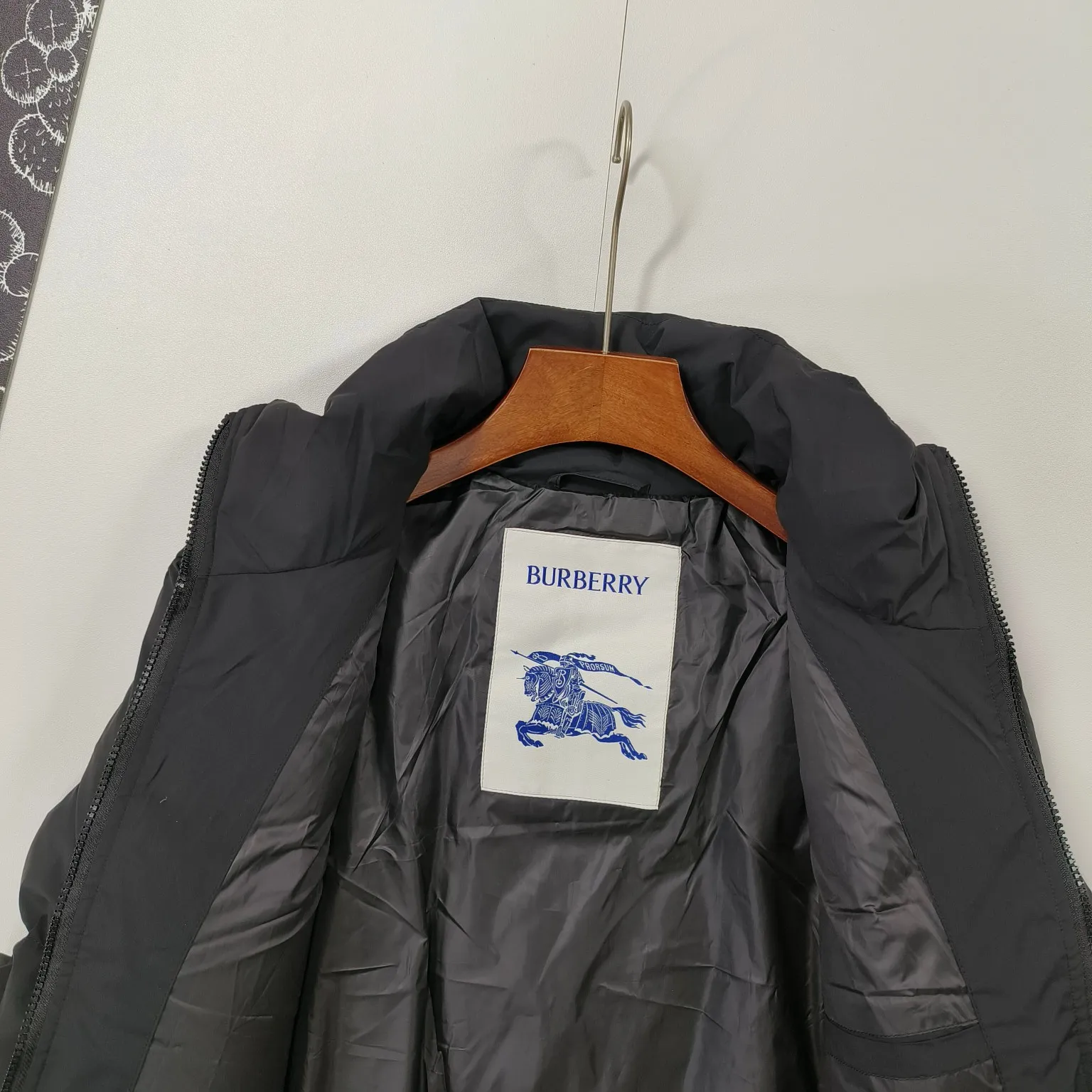 【BURBERRY  公式旗艦店】バーバリー  ダウンジャケット ご好評に付き再入荷！241226