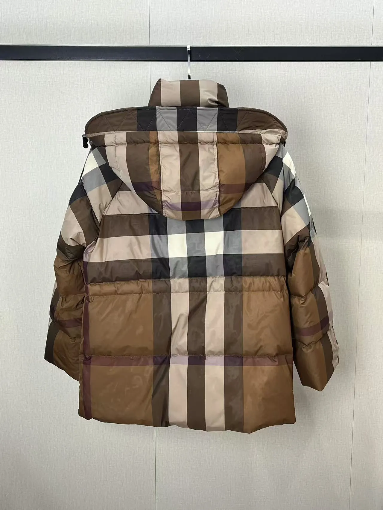【BURBERRY  公式旗艦店】バーバリー  ダウンジャケット ご好評に付き再入荷！241226