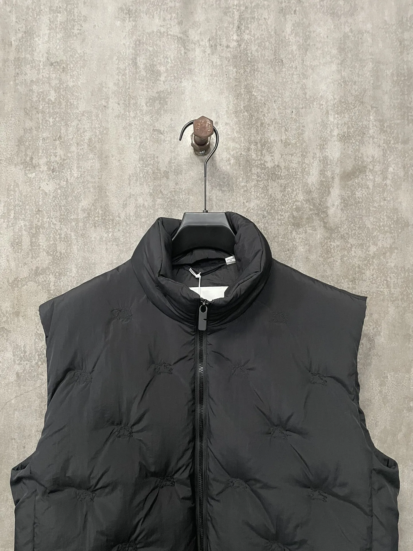 【BURBERRY  公式旗艦店】バーバリー  ダウンジャケット ご好評に付き再入荷！241226